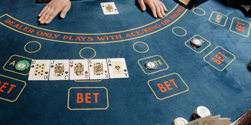 Baccarat một tựa game được nhiều cược thủ quan tâm